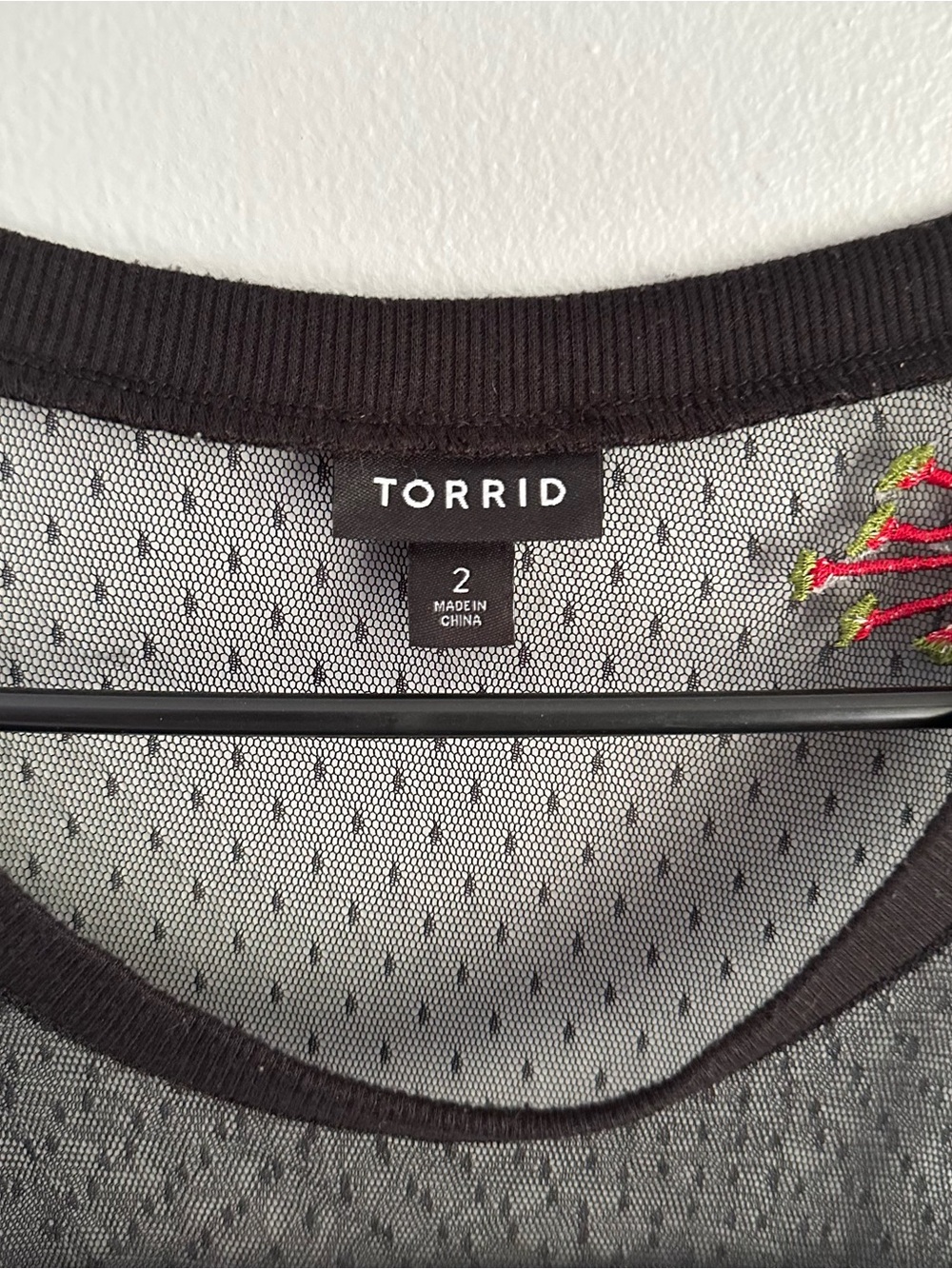 Torrid 2 mesh embroidered black top bell sleeve 2x women’s 2xl shirt - Picture 6 of 7